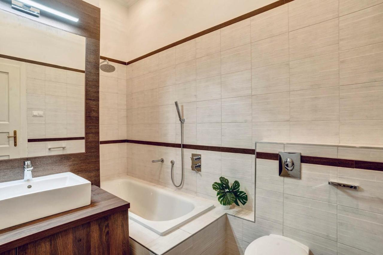 Inn The Downtown Βουδαπέστη Εξωτερικό φωτογραφία
